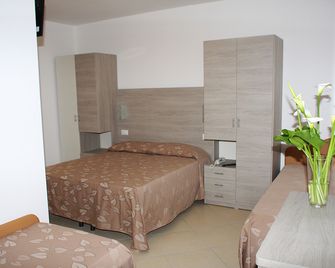 Hotel Villa Enea - Cattolica - Habitación