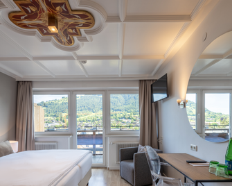 كيو! فندق ماريا تيريزيا - كيتزبوهيل - غرفة نوم