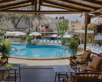 Hosteria Suiza - Ica - Piscine