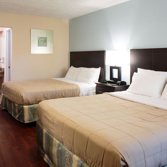 Bedroom view of Southern Oaks Inn