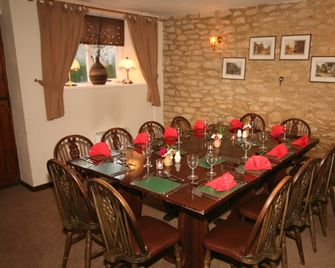 The Manor Arms - Crewkerne - Essbereich