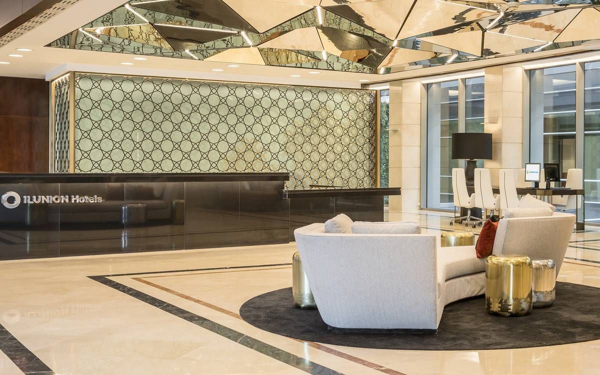 Ilunion Malaga - Málaga - Front desk