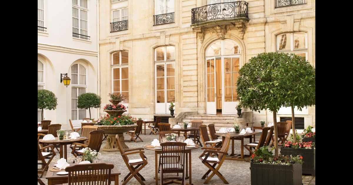 Saint James Albany Paris Hotel Spa 3 323 3 3 2 3 Paris Hotel Deals Reviews Kayak
