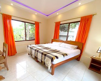 Hostal Vista al Mar - بورتو أيورا - غرفة نوم