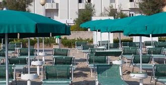 Hotel Nettuno Senigallia - Senigallia - Strand