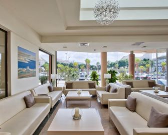 Hotel Santana - קווארה - טרקלין