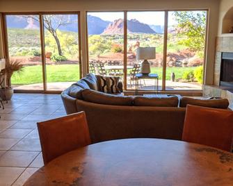 The Inn At Entrada - Saint George - Living room