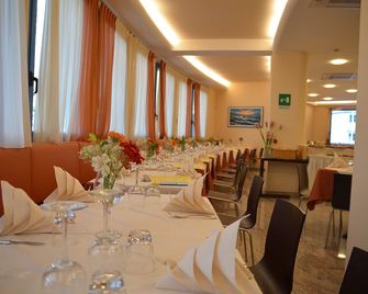 Hotel Cristallo - ליניאנו סביאדורו - מסעדה