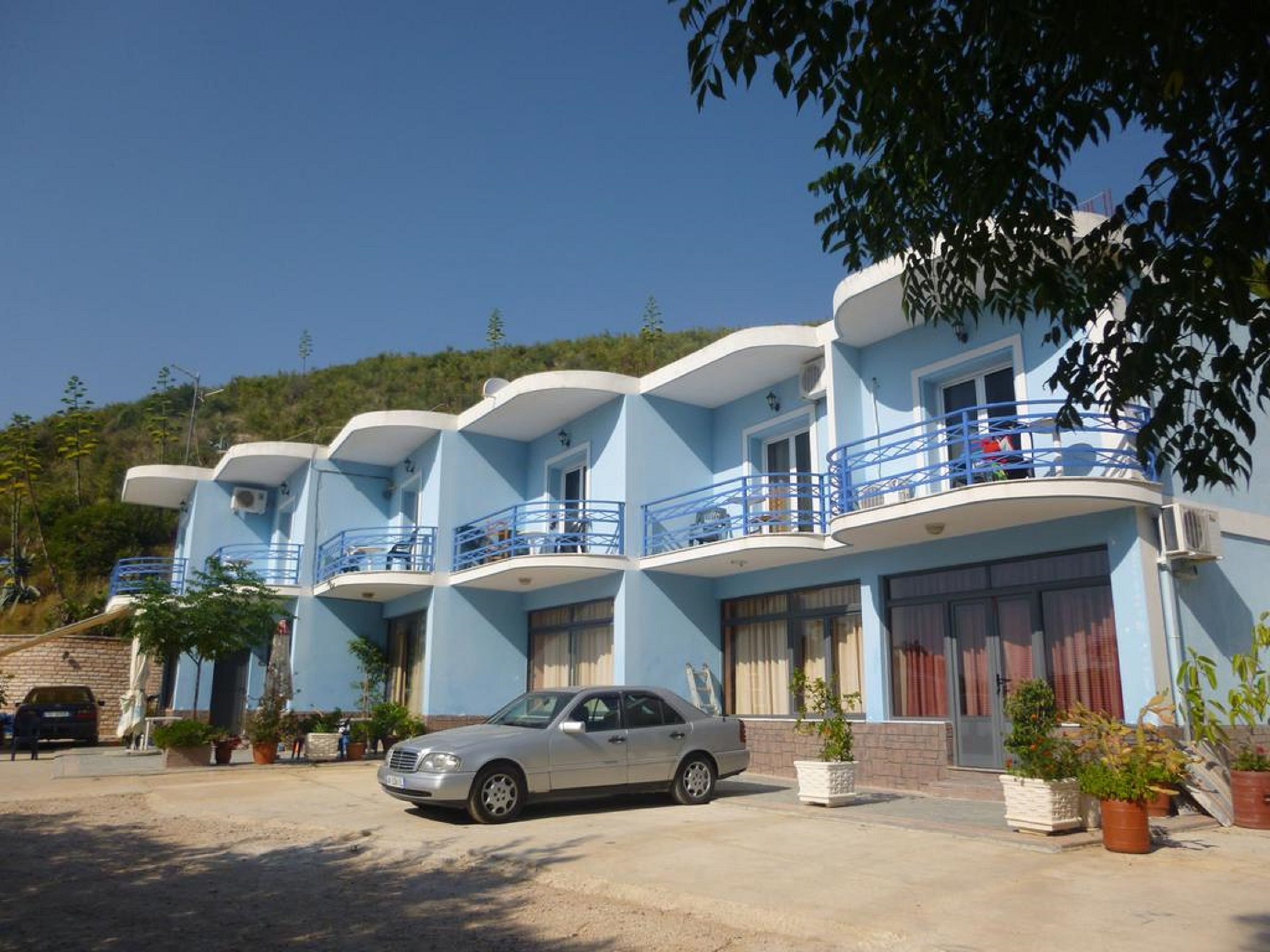 Hotel Kristal - Ksamil - Building