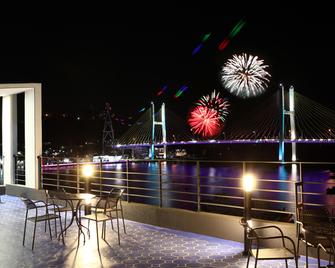 Yeosu Yong Beach Tourist Hostel - Yeosu - Balcón