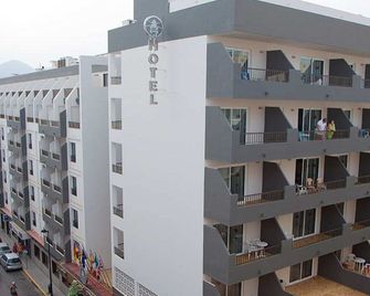 El Puerto Ibiza Hotel Spa - Ibiza - Edificio