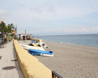 Le Tartarughe Aparthotel - Letojanni - Playa