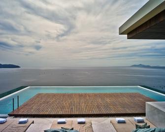 A La Carte Da Nang Beach - Da Nang - Pool