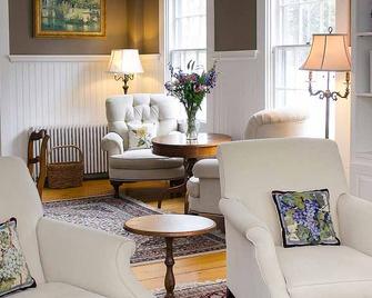 Ashley Inn - אדגרטאון - טרקלין