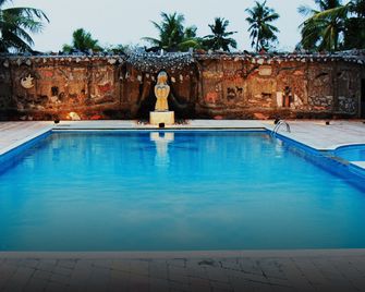 Celebrity Resort - Vandalūr - Pool