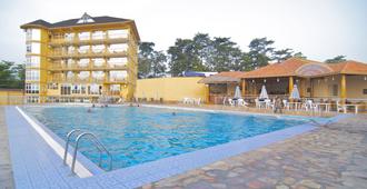 Star Hotel - Buyumbura - Piscina