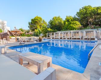 Inn Mallorca Aparthotel - 馬蓋魯夫 - 游泳池