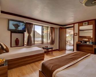 Hotel Lake Palace - Mount Abu - Bedroom