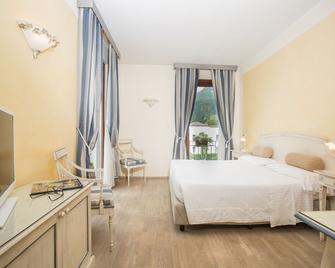Hotel Spiaggia D'oro - Charme & Boutique - Saló - Habitación