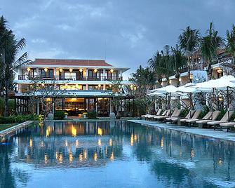 Vinh Hung Emerald Resort - ฮอยอัน - สระว่ายน้ำ