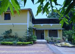 Mango Holiday Resort - Chandoli - Building