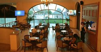 索拉里斯洛斯卡沃斯皇家溫泉酒店 - 聖荷西卡波 - 卡波聖盧卡