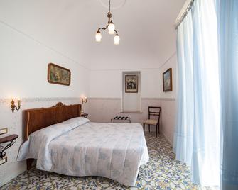 Hotel L'Argine Fiorito - Atrani - Спальня