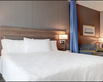 Home2 Suites by Hilton TorontoBrampton - Brampton - Bedroom