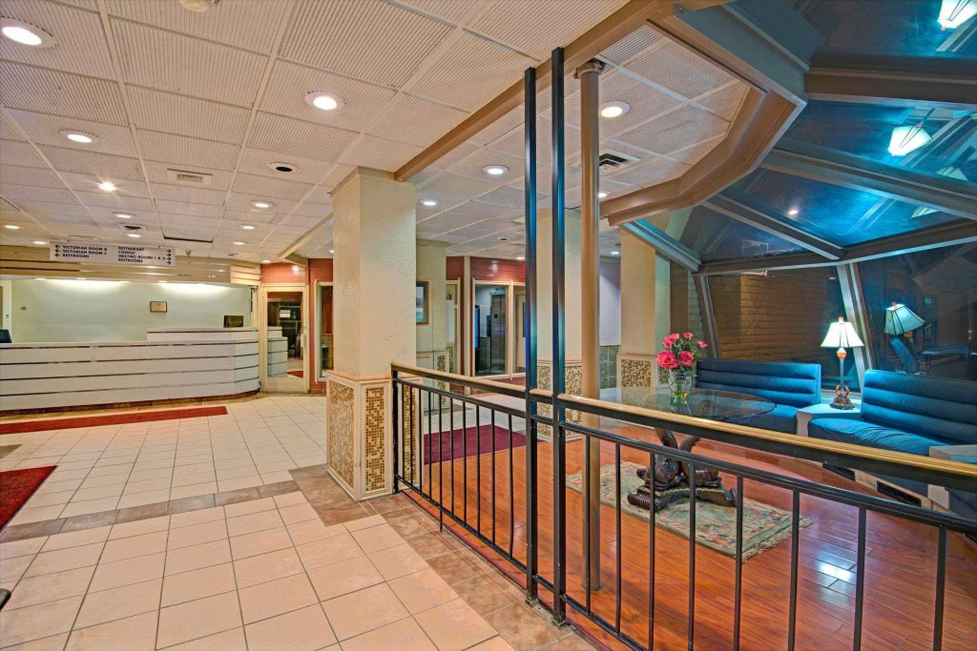 Lobby view of Knights Inn Wheeling