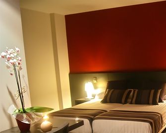 Restaurante y Alojamiento Can Mach - Maçanet de Cabrenys - Slaapkamer