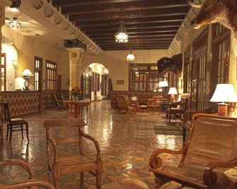 The Hotel Paisano - Marfa - Reception