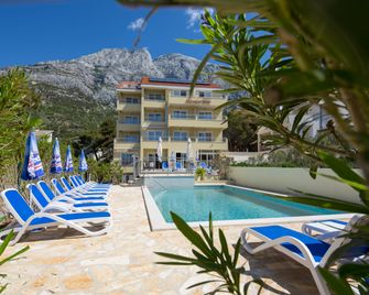 Dorijini Dvori - Baška Voda - Bâtiment