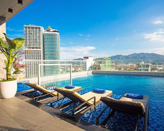 Le's Cham Hotel - Nha Trang - Pool