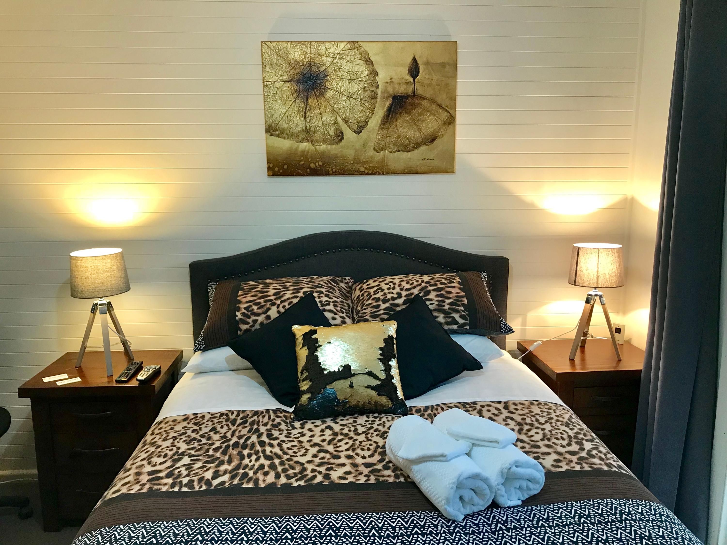 Short Stays Gippsland (Newborough) - Moe - Bedroom