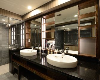 Meguroholic Hotel - Tokyo - Bathroom
