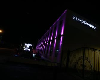 Grand Sapphire Hotel - Croydon - Rakennus