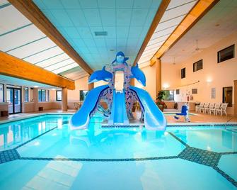 Grand Marquis Waterpark Hotel & Suites - Wisconsin Dells - Piscina