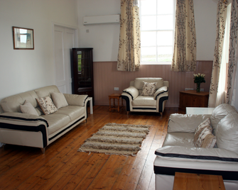 The Reid Hall - Westray - Huiskamer