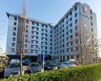 Hilton Garden Inn London Heathrow Airport - Hounslow - Building