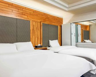 Carlton Hotel - İncheon - Yatak Odası