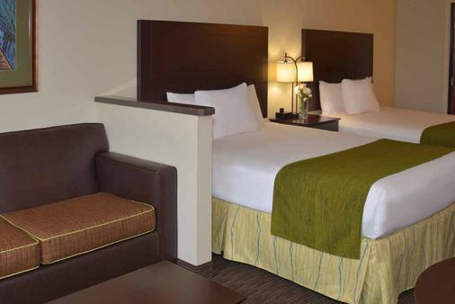 Oxford Suites Portland - Jantzen Beach - Portland - Bedroom