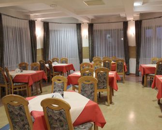 OWS Farys - Krynica-Zdrój - Restaurante