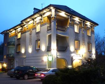 Eney Hotel - Lemberg - Gebäude