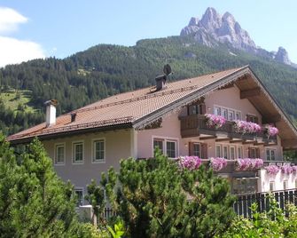 Hotel Villa Mozart - Pozza di Fassa - Budova