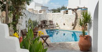 愛琴海酒店 - 帕羅斯島 - 帕瑞基亞 - 游泳池