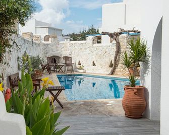 Hotel Aegeon - Parikia - Pool
