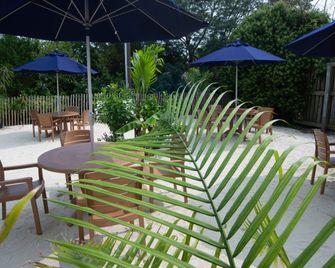 Crosswinds Motel - Rehoboth Beach - Patio