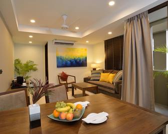 The Somerset Hotel - Malé - Living room