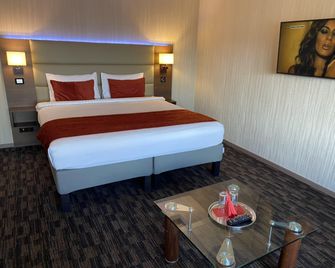 Olympus Hotel - Kauen - Schlafzimmer