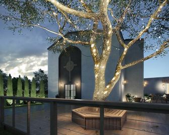 Chijmes Dallas - דאלאס - בניין